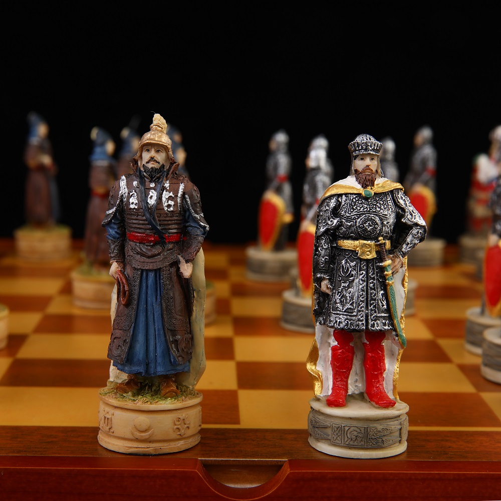 Entertainment Puzzle Chess Set - Yearbook Board Game Theme review and price